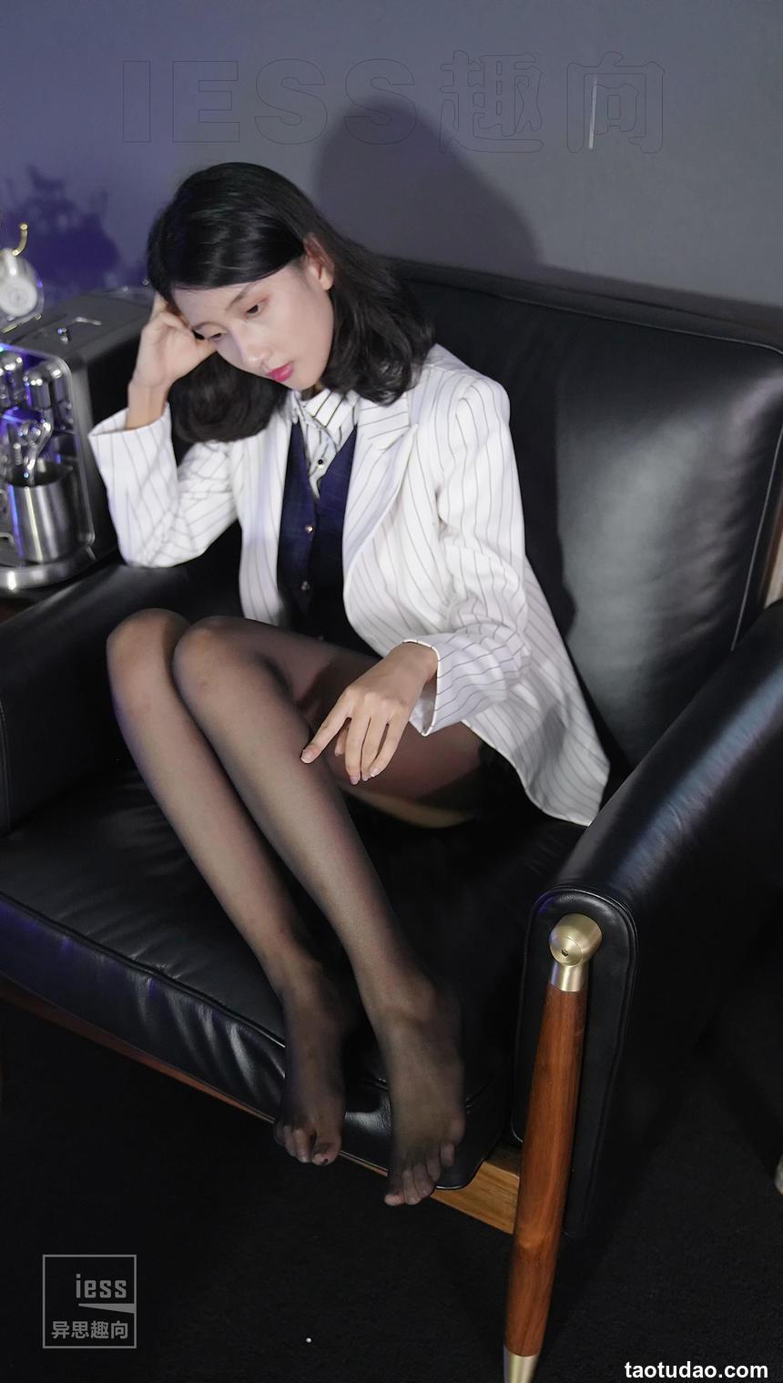 [IESS异思趣向] 2019.01.11 丝足便当291 森爷（漫画师）- 暗调黑丝特别版[58P]