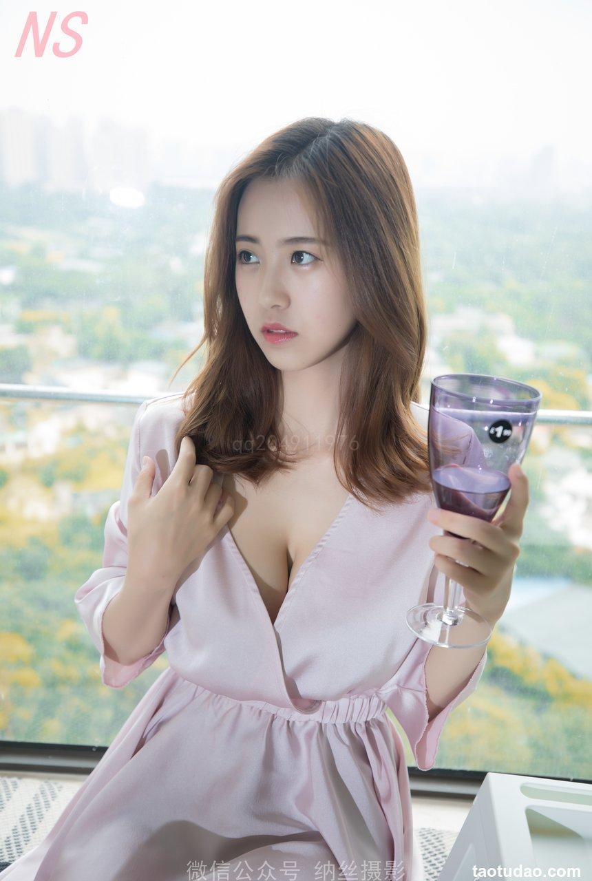 纳丝摄影 美女主播寒霜 睡衣诱惑 [91P-773MB]