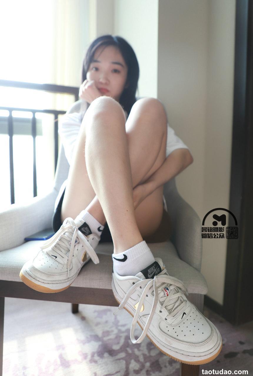 [誉铭传媒]袜足摄影 2021年《09.11赞助定制作品》[100P+1V／1.10GB]