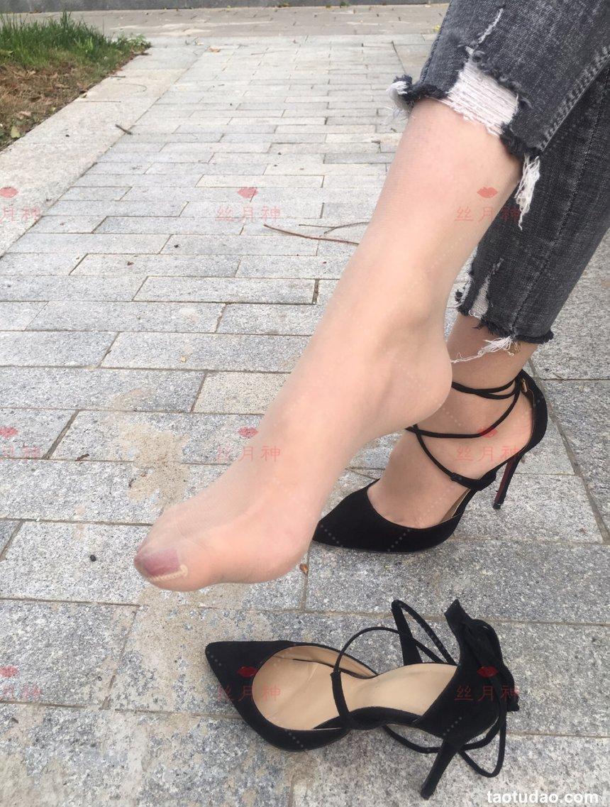 丝月神 005 牛仔裤细带高跟肉[91P／68.2MB]