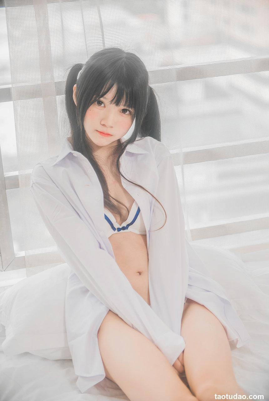 COS 桜桃喵 – 白衬衫散发 [494P]