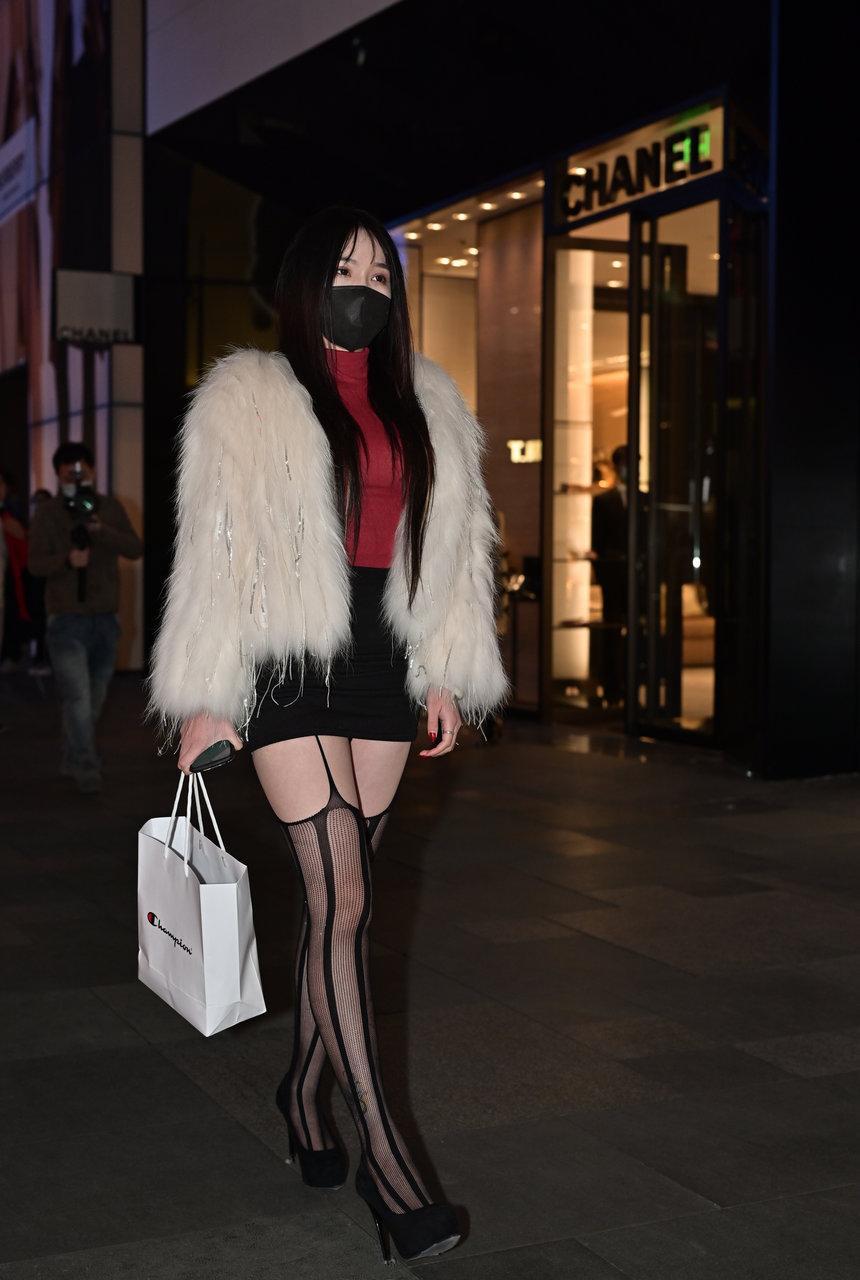 都市丽人成都小姐姐丰满翘臀 [376P/8.03G]