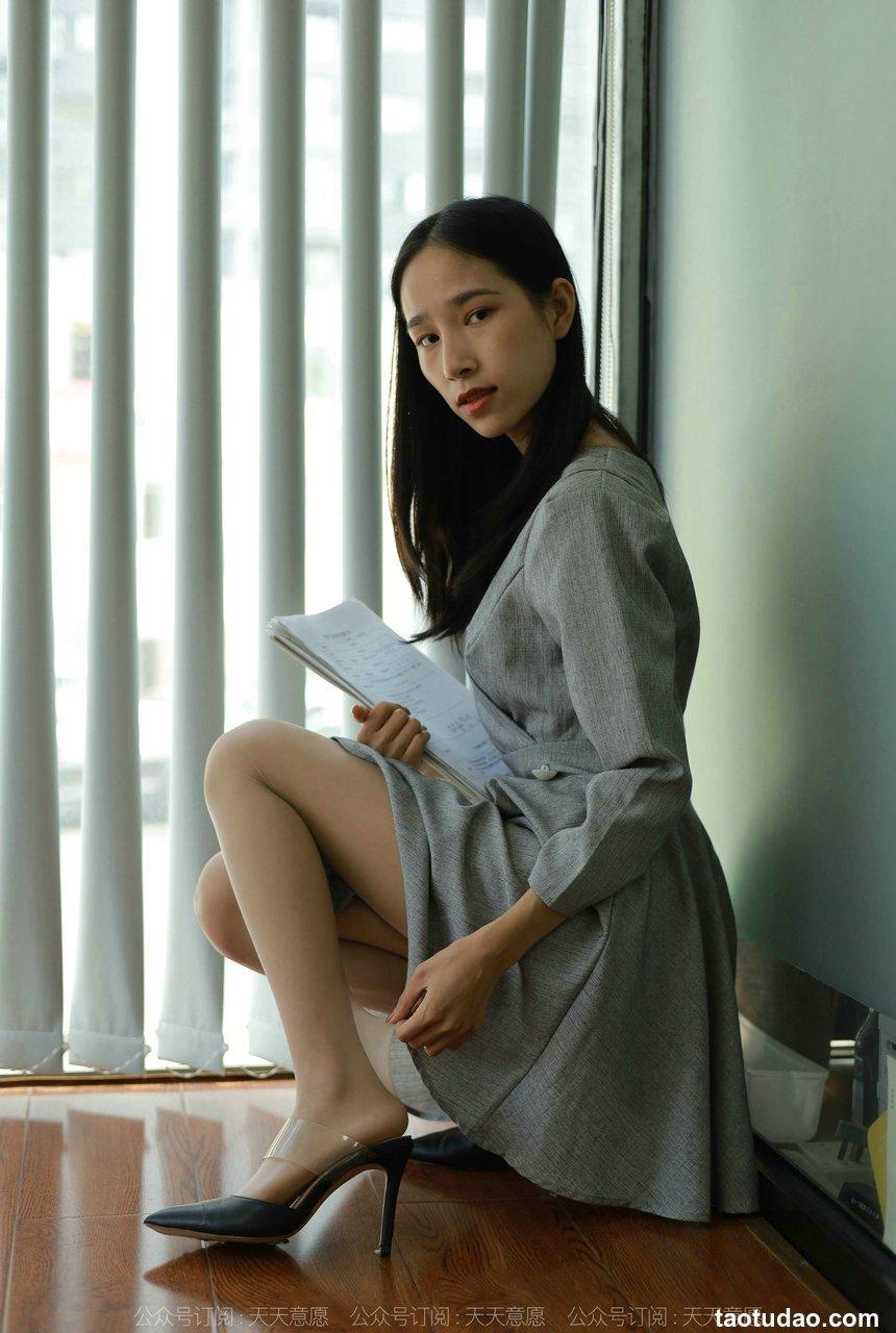 [IESS异思趣向] 2021.10.18 丝享家951：美子《听话的女秘书》[90P／141MB]