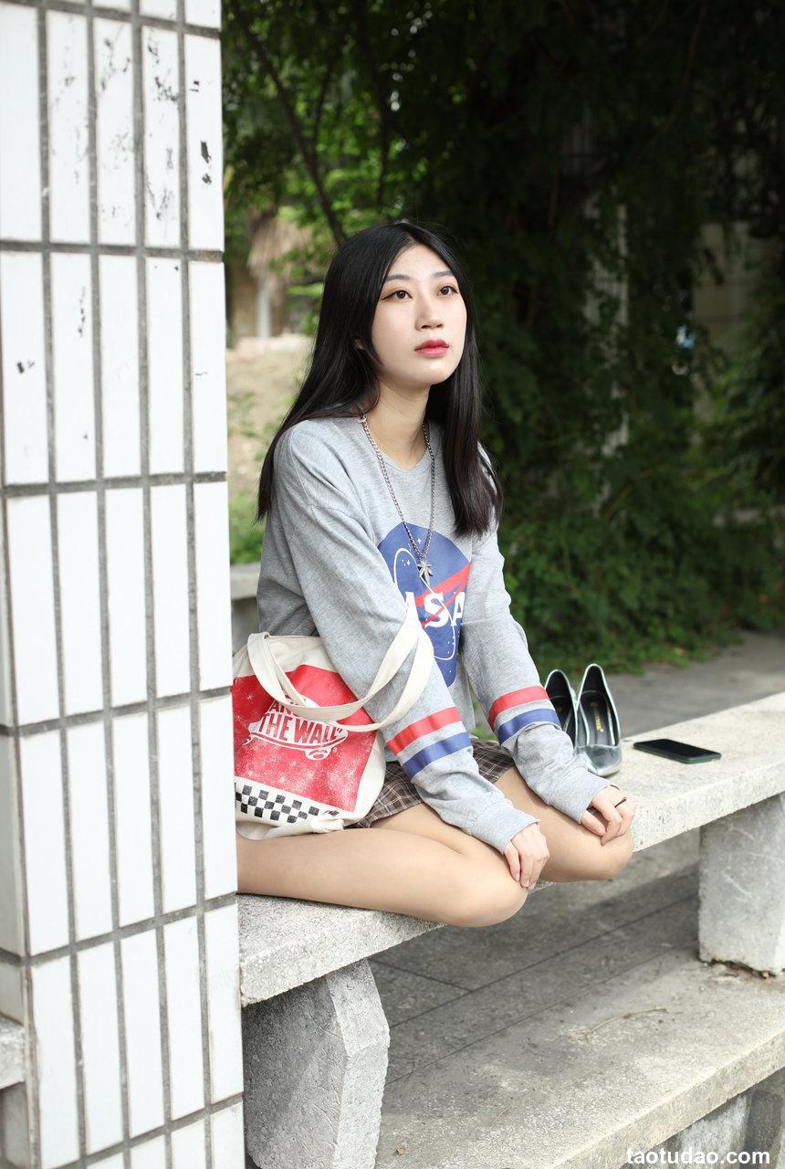 奈丝写真 NO.147 长廊石凳上的软妹-翼宁 [38P+607M]