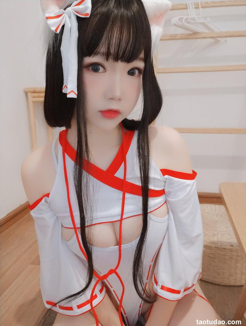 雪晴Astra NO.007 - 神社の猫[96P+9V／661MB]