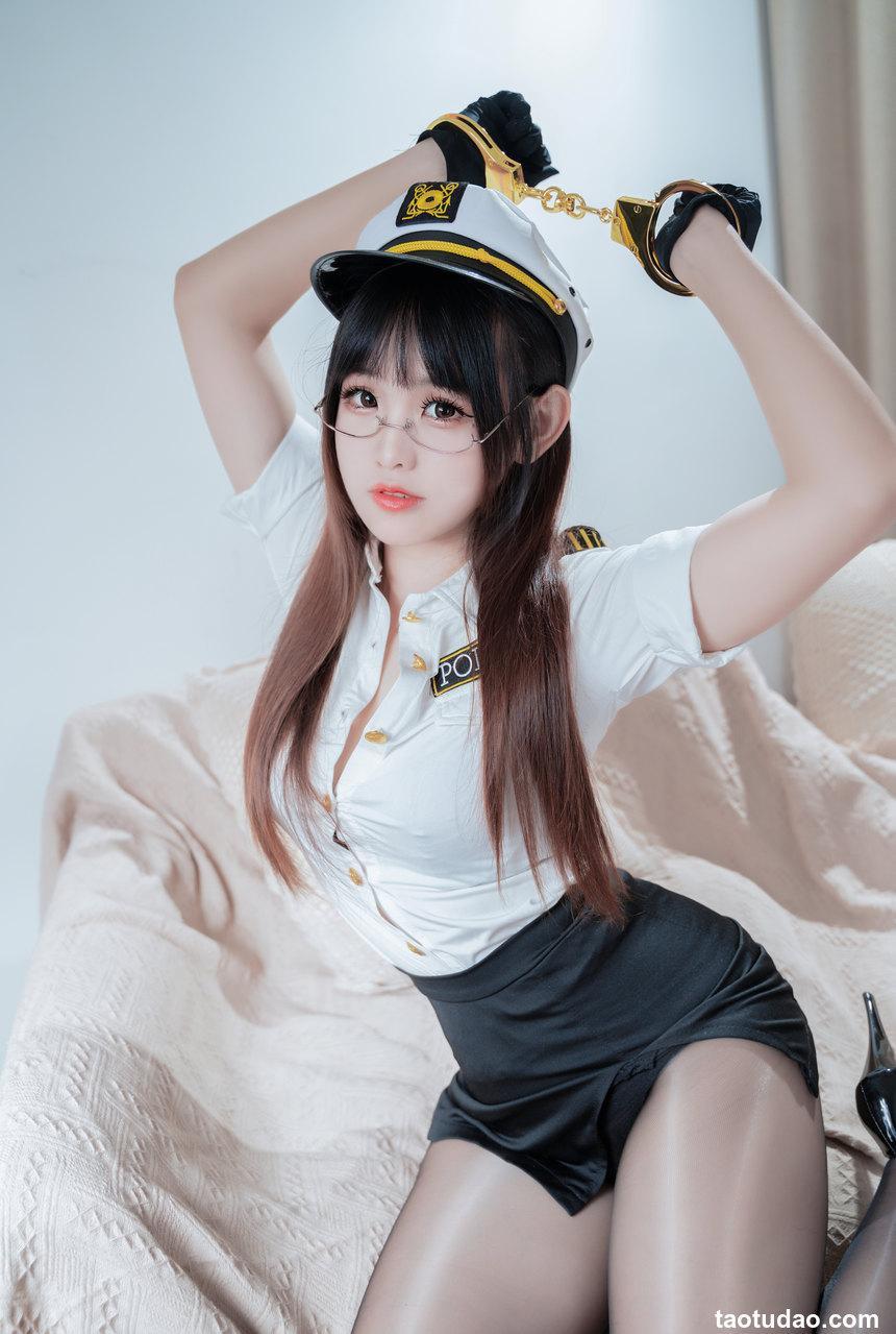 miko酱ww - NO.17 缠绕女J [45P1V-477MB]