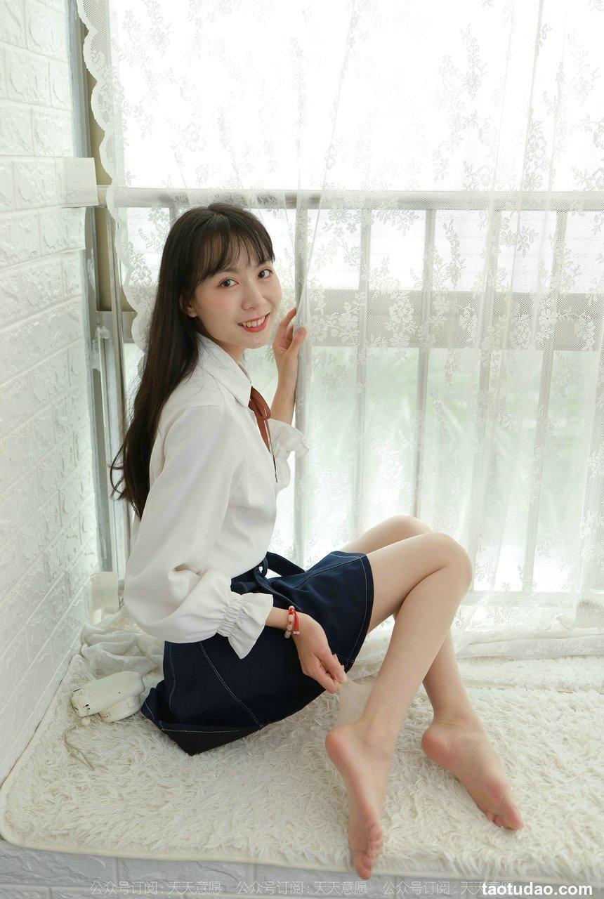 [IESS异思趣向] 2021.10.08 丝享家941：团团《长腿学苑风》[97P／155MB]