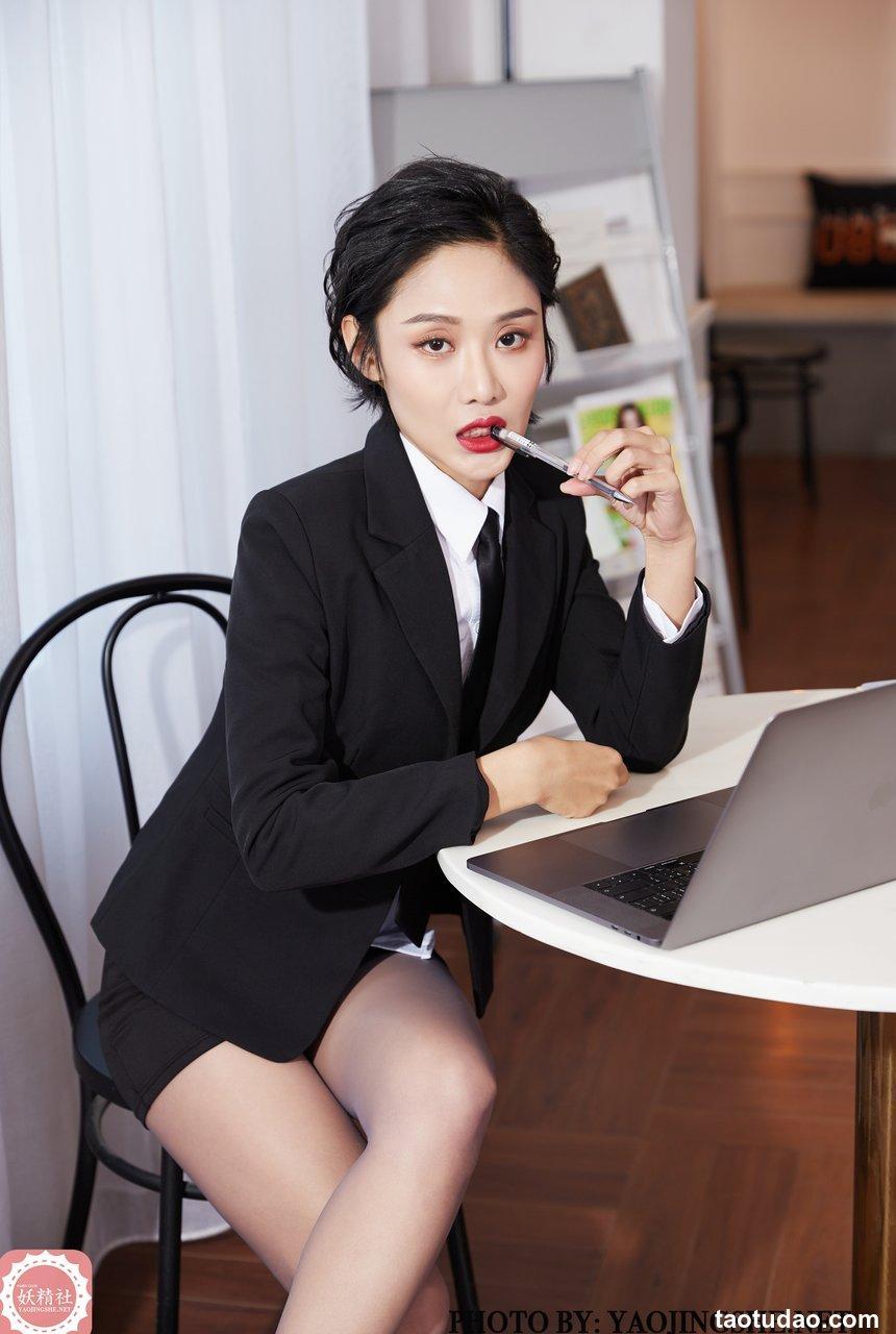 [妖精社] 2020.04.23 T2009 特辑《经理的一天》可可 [47 P]