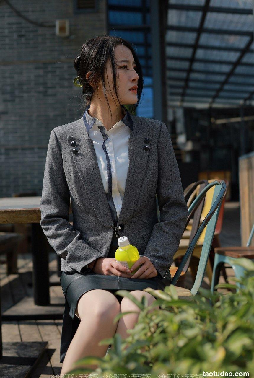 [IESS异思趣向] 2022.04.22 丝享家1067：婉萍《转角遇见她》[80P／127MB]