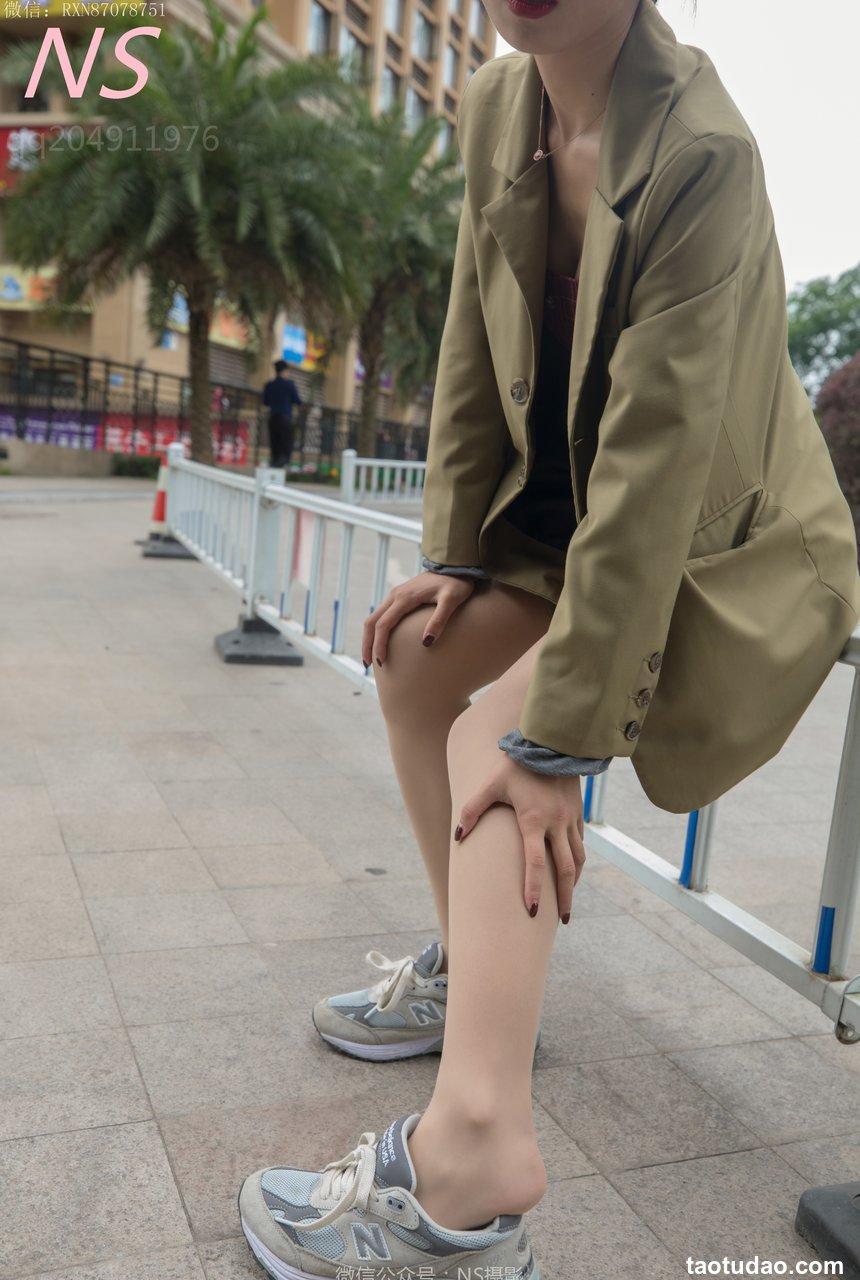 纳丝摄影 婉文 穿着丝袜去喝茶啦 [60P-468MB]