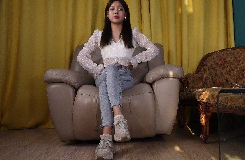 [A&F]丝足视频 054-美女XiaoGui展示棉袜裸足 [1V-2.56G]