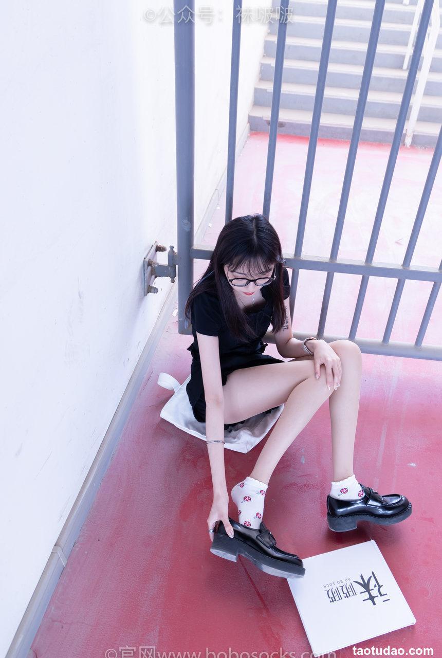 [BoBoSocks袜啵啵]NO.030 稚予- 皮鞋、短白棉袜、肉丝[141P+1V／3.02GB]