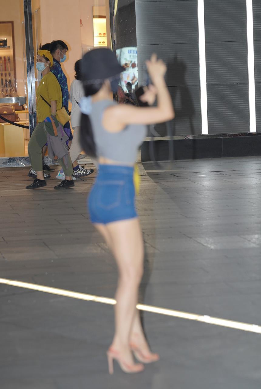 都市丽人牛仔热裤翘屯MM【94P+3V-1.59G】