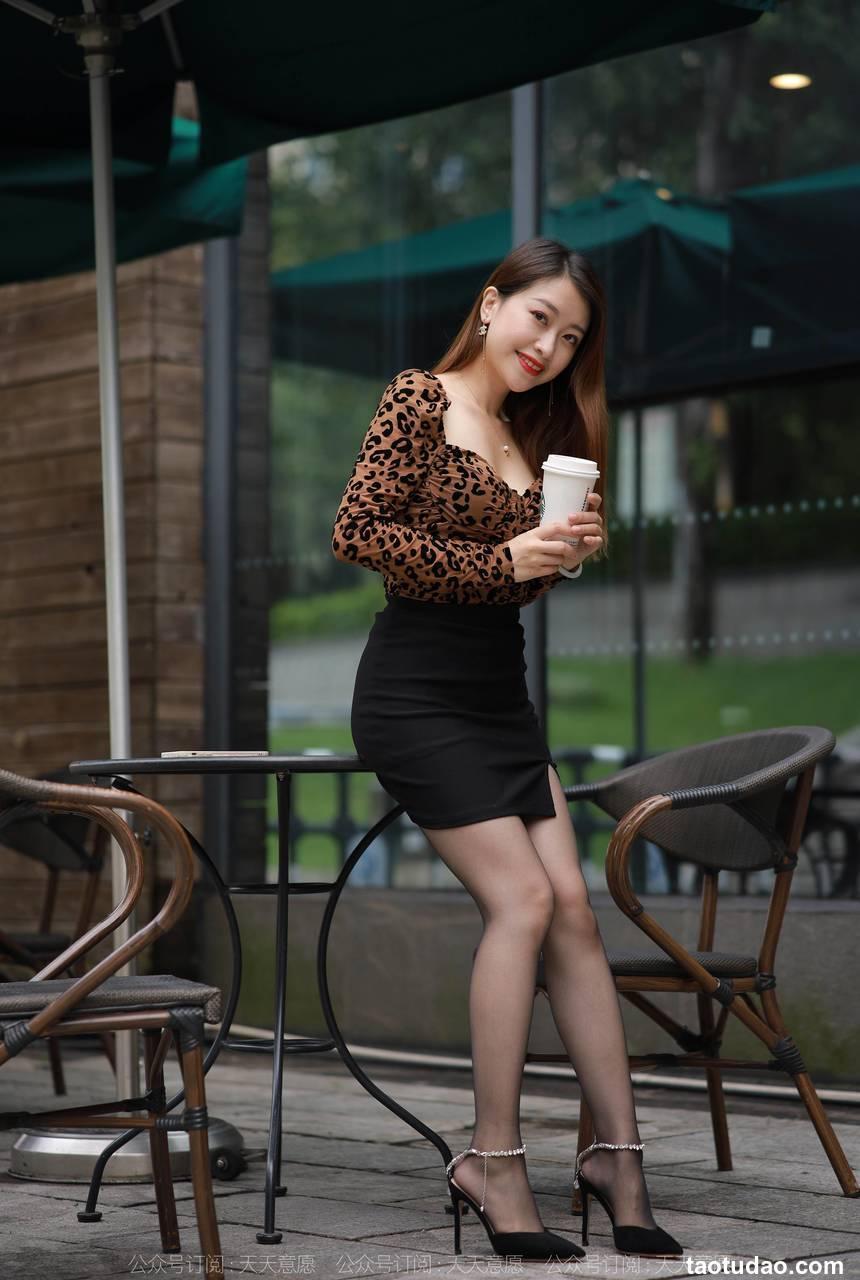 [IESS异思趣向] 2021.09.27 丝享家931：小婕《姓感豹纹包臀裙》[90P／80.3MB]