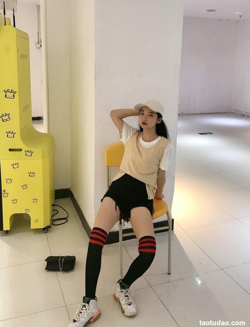 [最爱帆布鞋] 丝袜美腿写真 ON.20 图套+视频