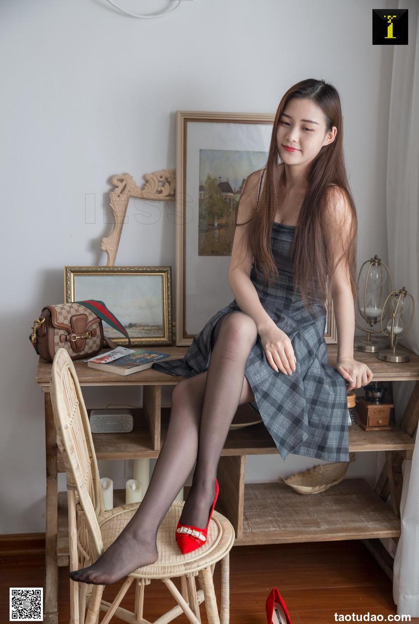 [IESS异思趣向]2019.06.12 丝享家509：九妹的红鞋格子裙 [90P]