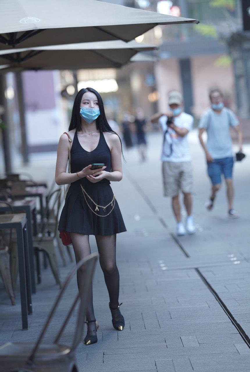 都市丽人黑丝美腿【76P-866MB】