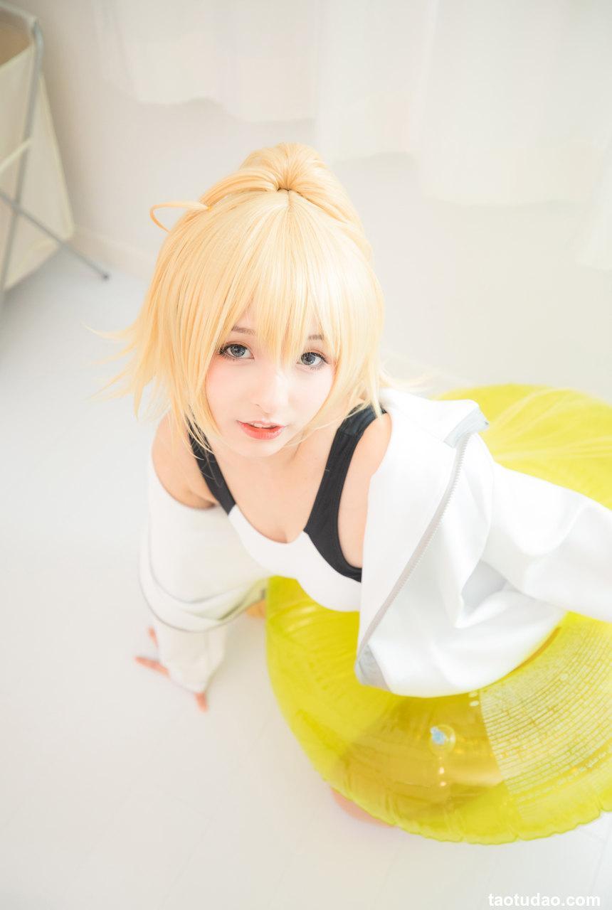 神楽板真冬 — 贞德泳装[150P／312MB]