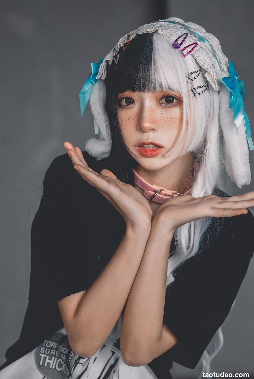 疯猫ss - NO.99 雀斑少女 [12P-220M]