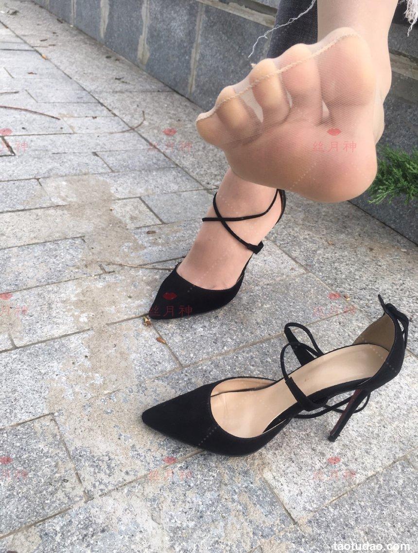 丝月神 005 牛仔裤细带高跟肉[91P／68.2MB]