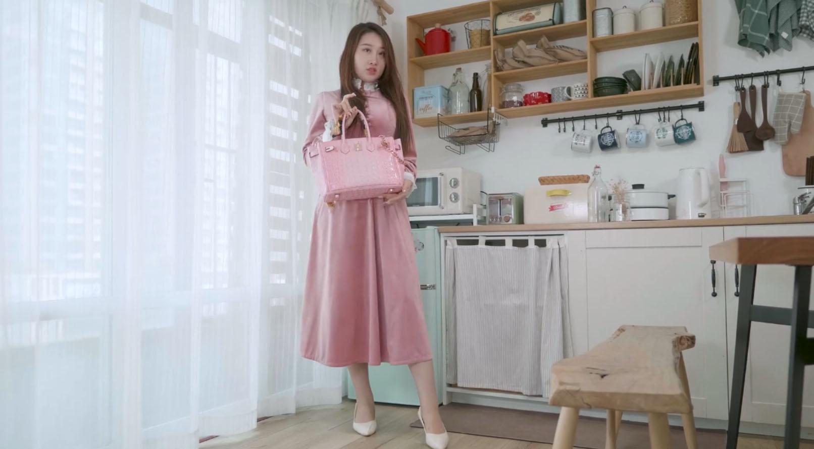 [Ligui丽柜]HD视频 2021.05.04 少奶奶的薄肉丝 静瑶 [MP4-229MB]