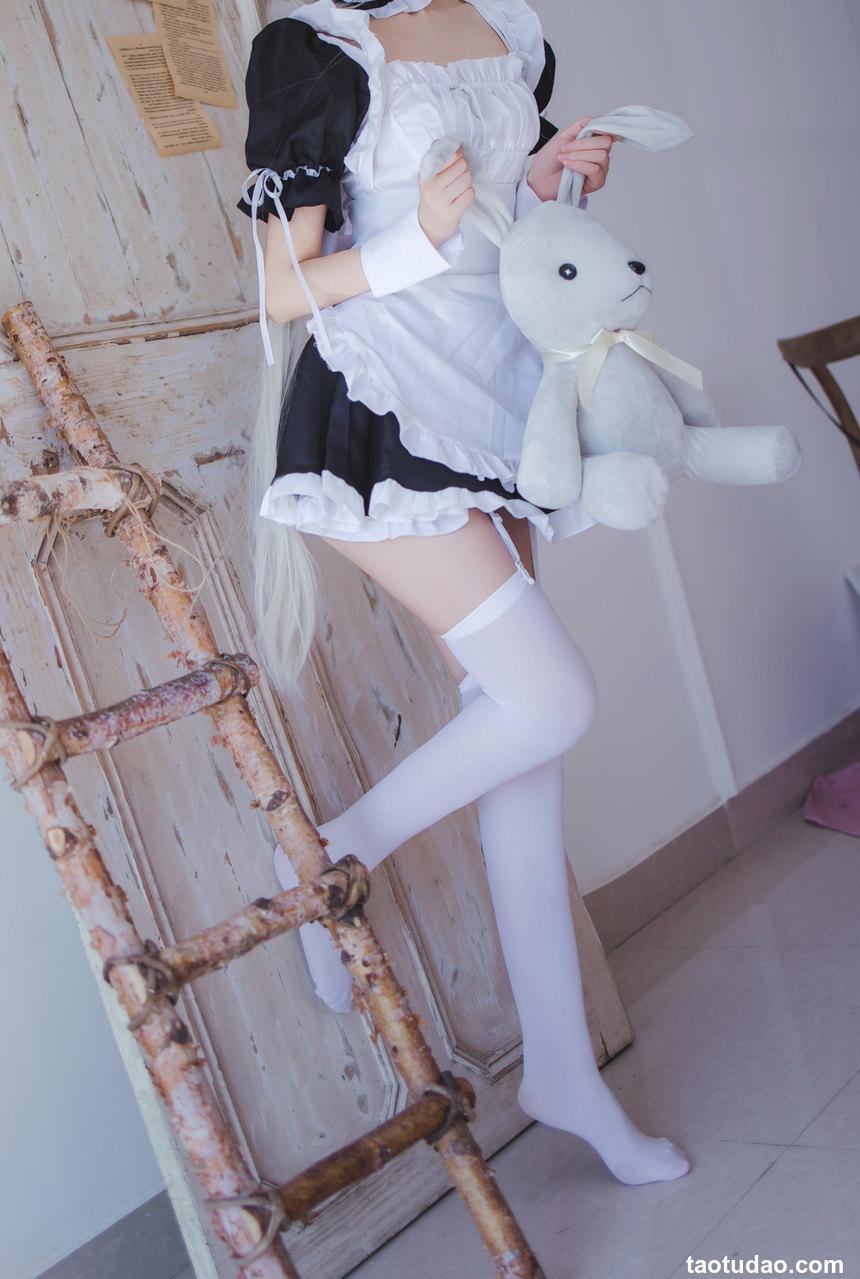 Coser衣衣 - NO.09 穹妹女仆 [28P-46MB]