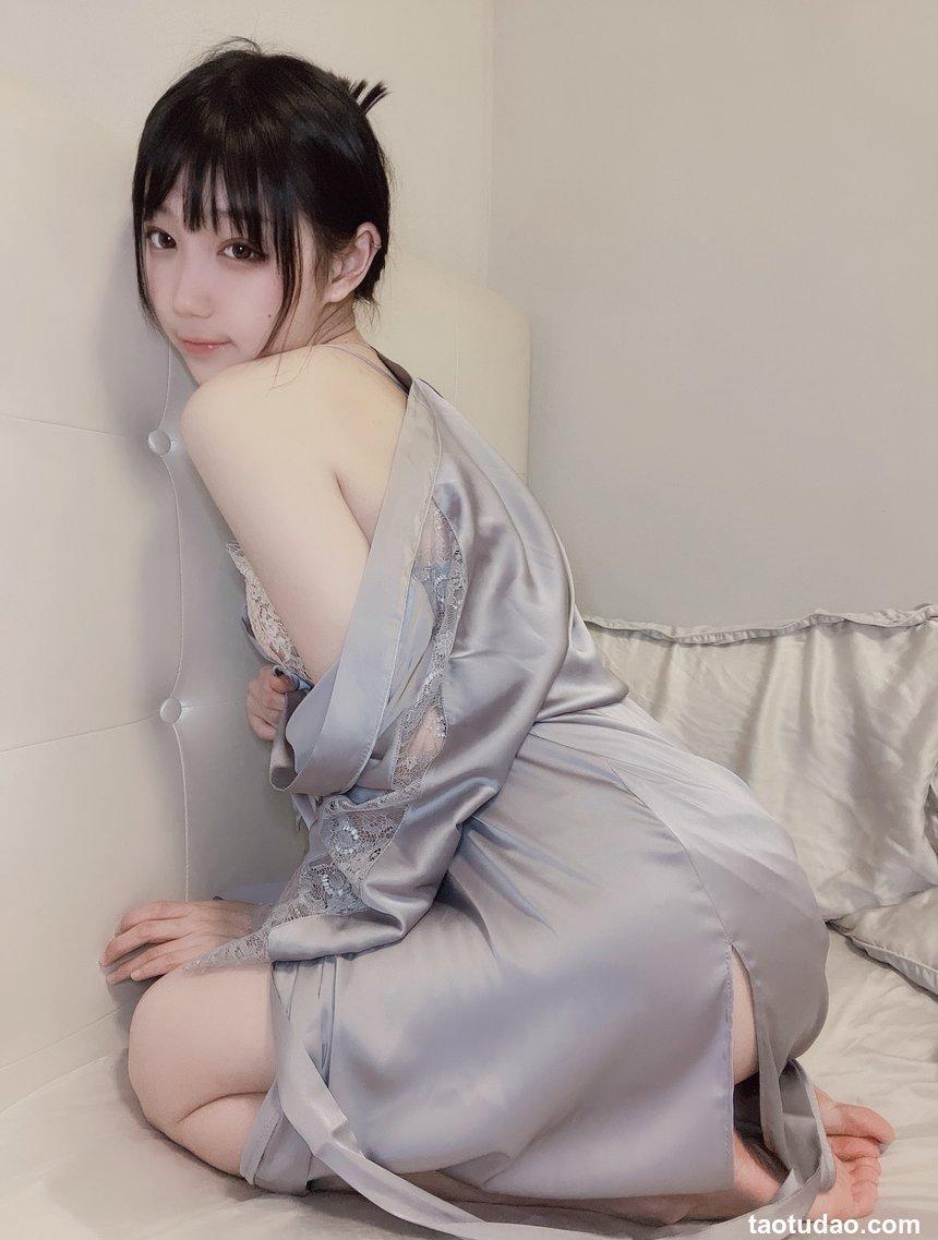 周叽是可爱兔兔 NO.017 - 今夕何夕睡袍[9P／15.1MB]