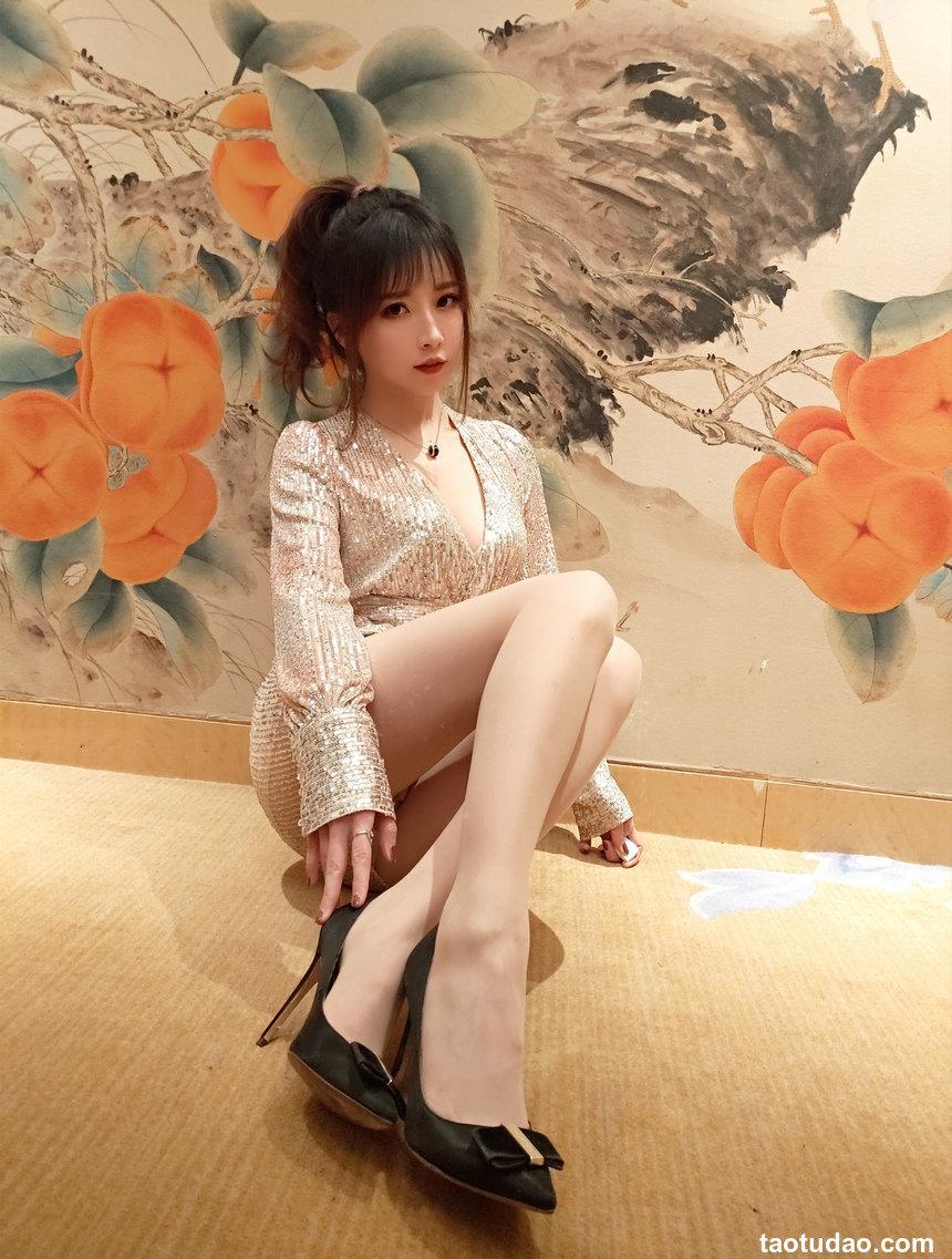 小女巫露娜 - NO.14 亮片裙肉丝 [22P-141MB]