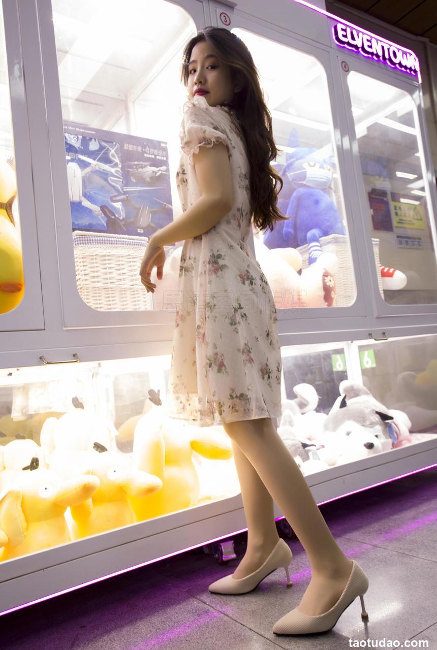 [SiHua思话]SH143 小丫（新模）逛商场累了歇歇脚[51P／85.9MB]