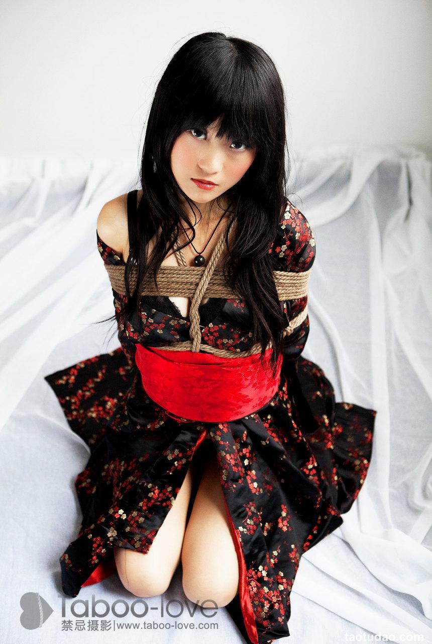 [禁忌摄影]Taboo-love NO.009 阳光房间里日本娃娃[31P／12.5MB]