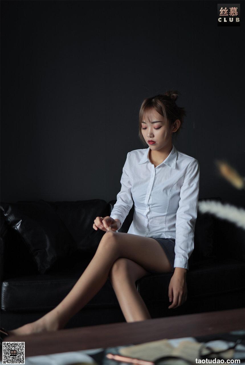丝慕写真 SM069  小颖《小颖纹理肉丝》
