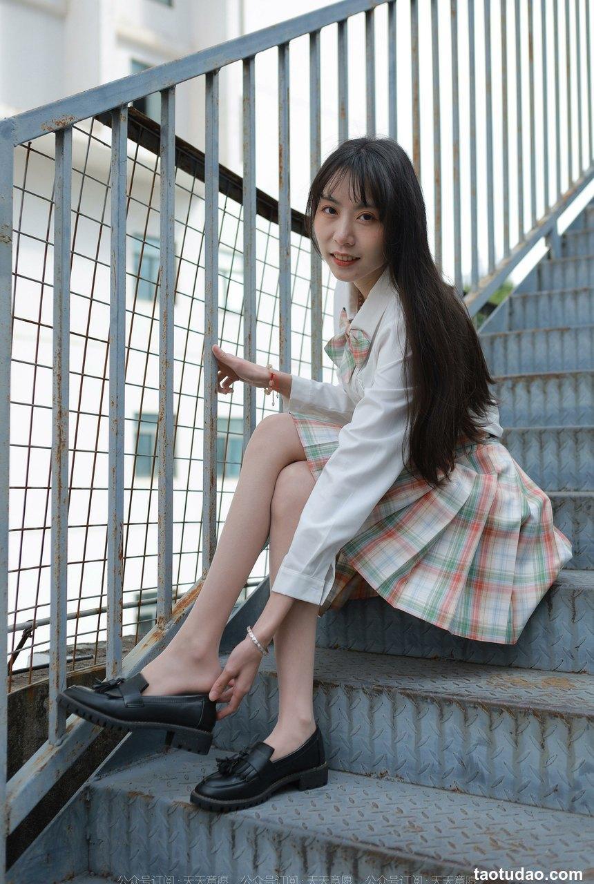 [IESS异思趣向] 2022.04.24 丝享家1069：团团《jk妹妹》[84P／128MB]