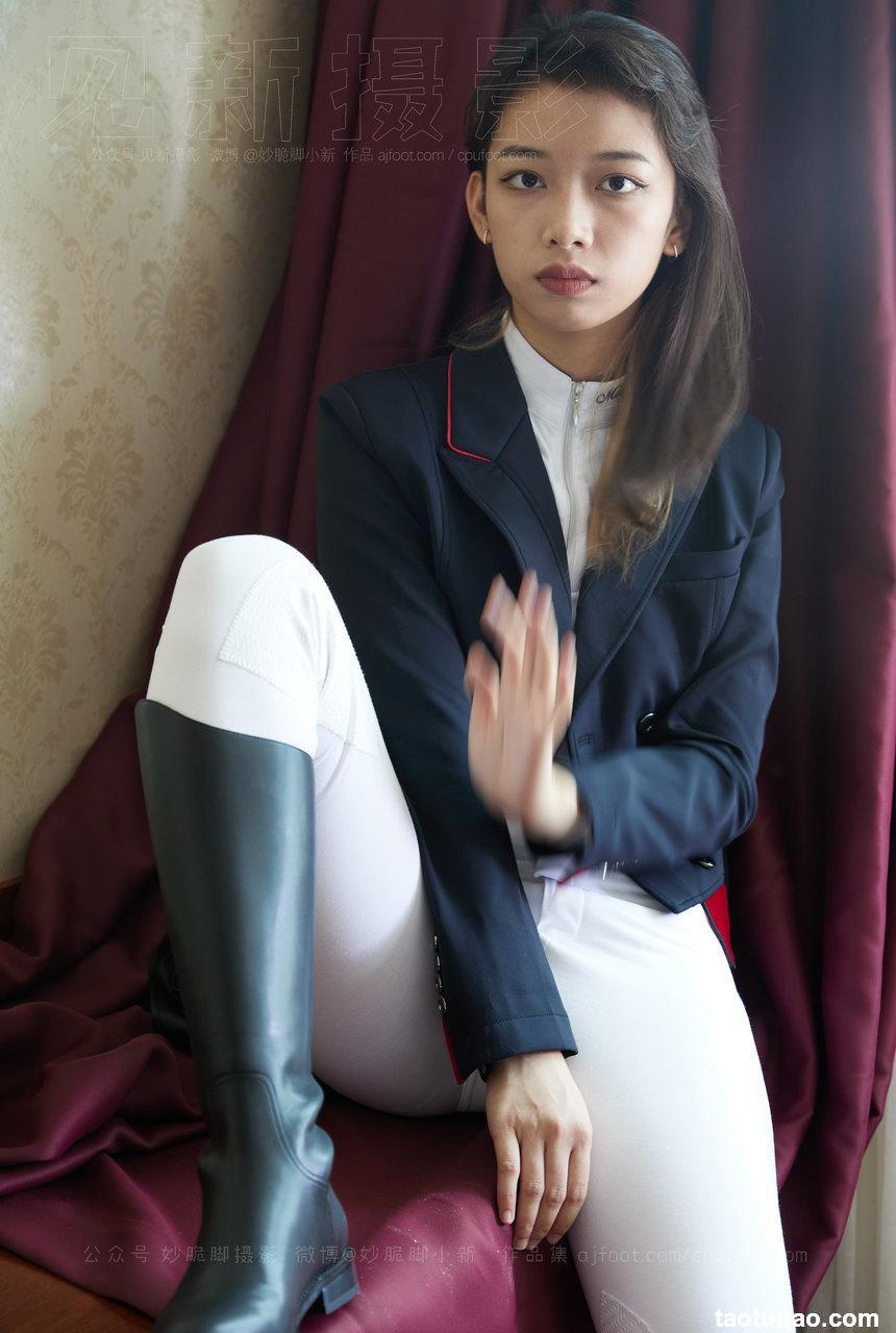 [见新摄影] NO.023-英姿飒爽、帅气少女风、又酷又美的骑术 [324P+1V-2.86G]