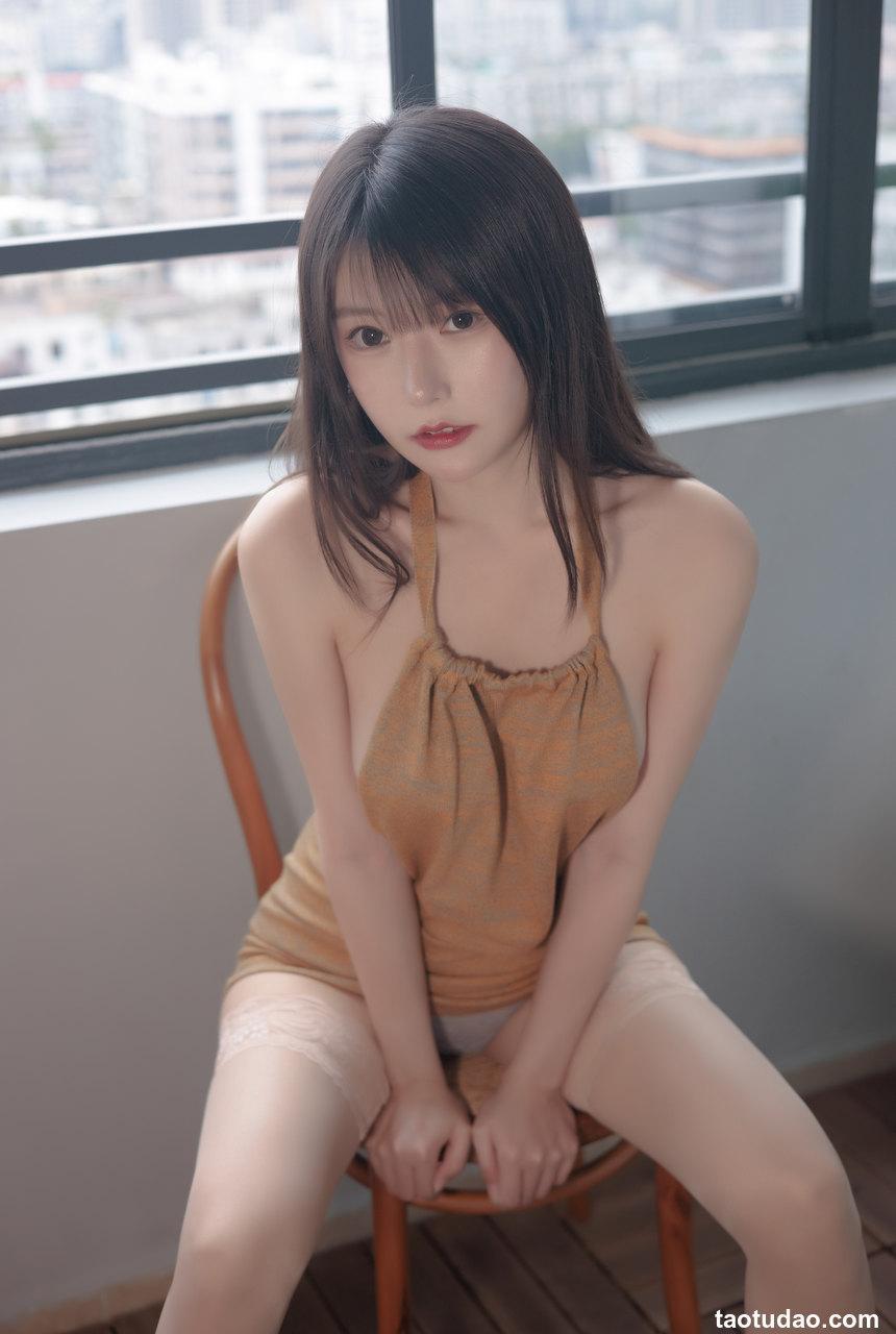 香草喵露露 NO.44 杨枝甘露 露背裙裙 [54P+1V-1.08G]