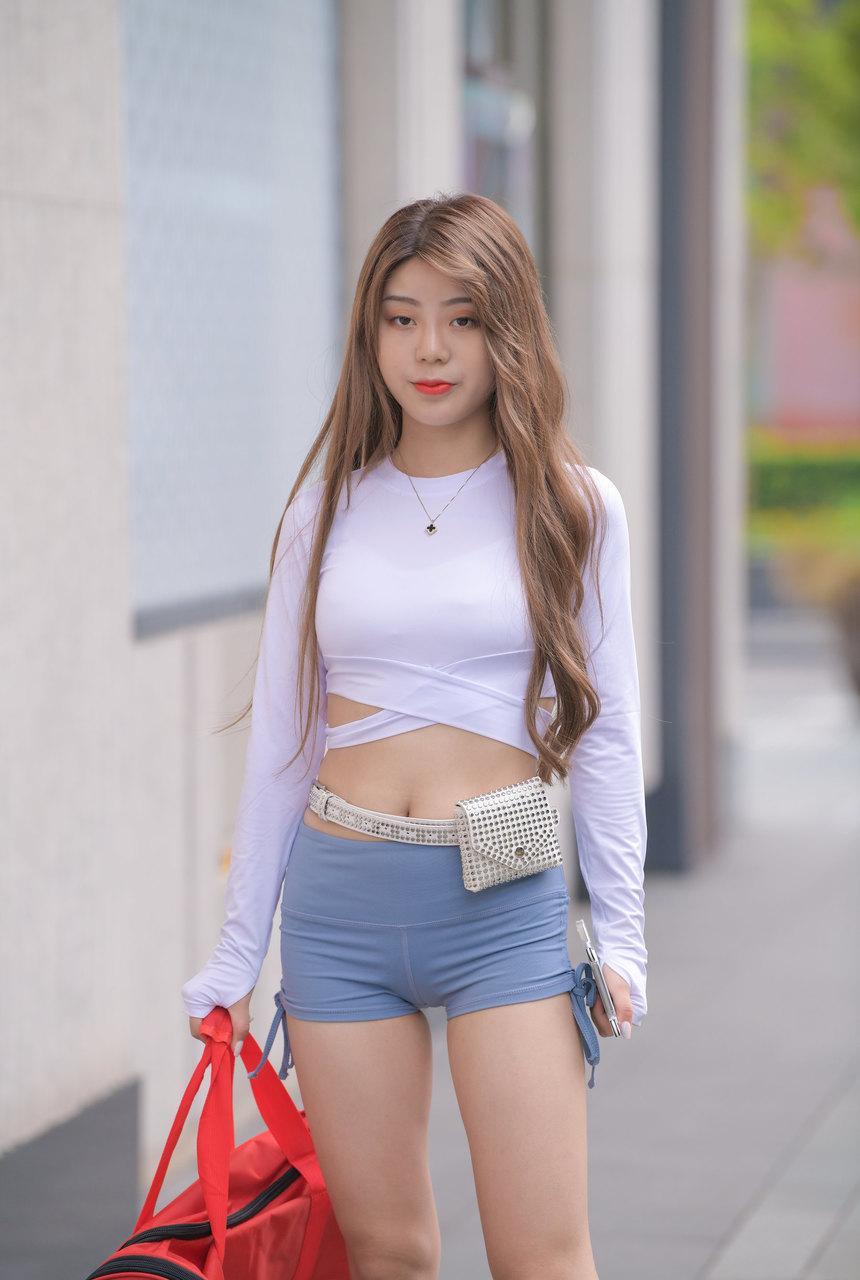 都市丽人街拍极品蓝色短裤美女【231P+1V-2.75G】