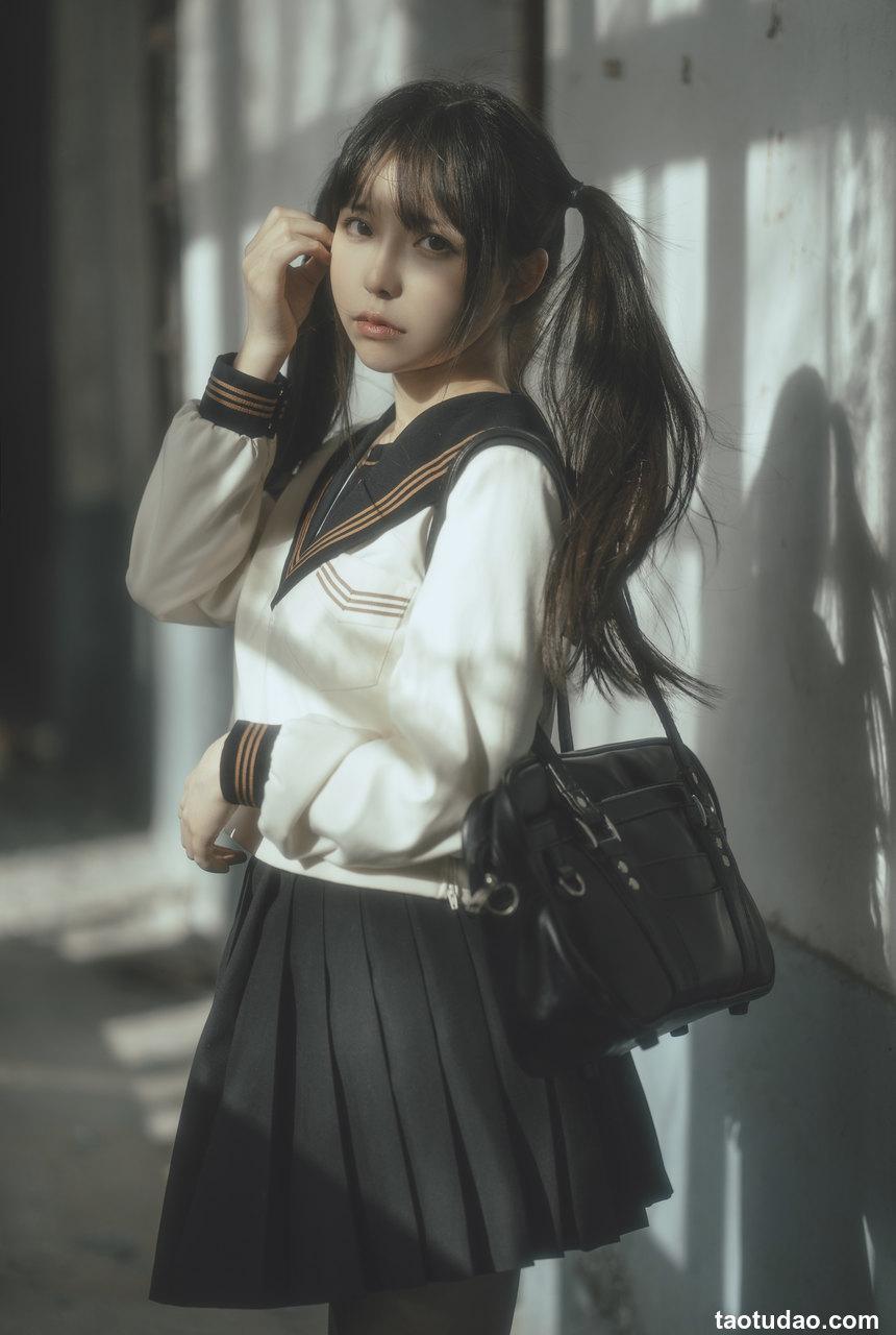 六味帝皇酱 NO.001 — 废墟JK [42P-837M]