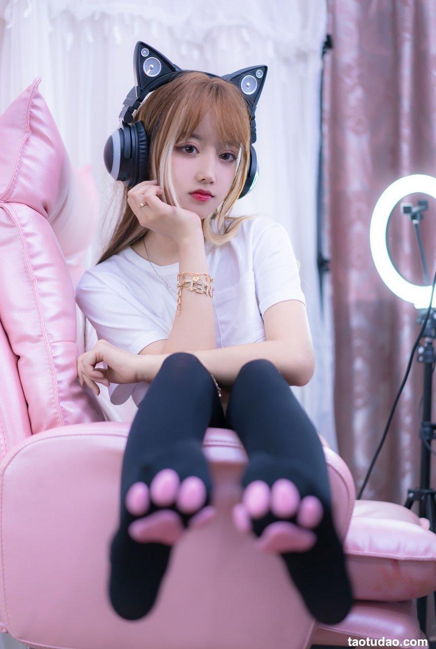 过期米线线喵 – 电竞猫咪 [74P-142M]