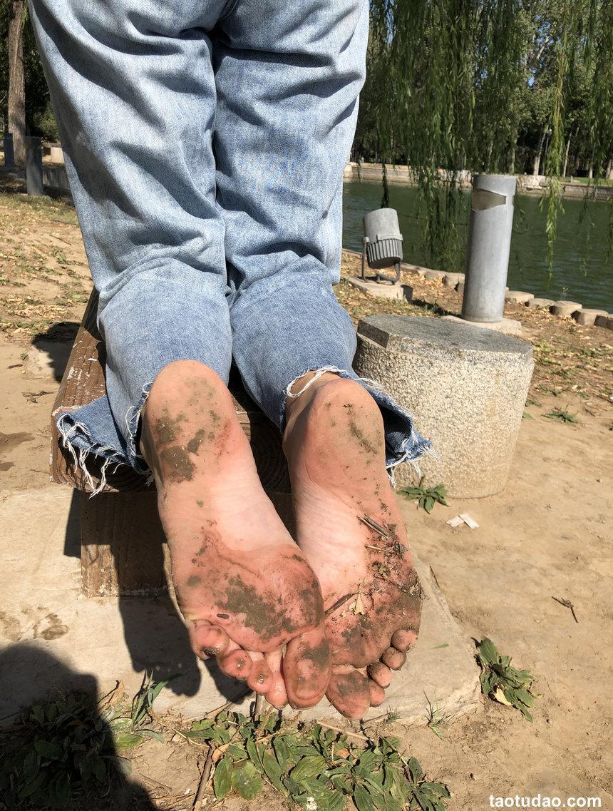 安乔乔 NO.007 乔乔脏脚底 [11P+546M]