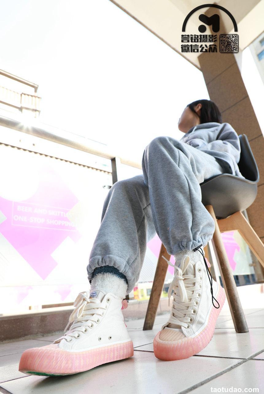 [誉铭传媒]袜足摄影 2021年《微信客户群第02套作品》[90P+1V／918MB]