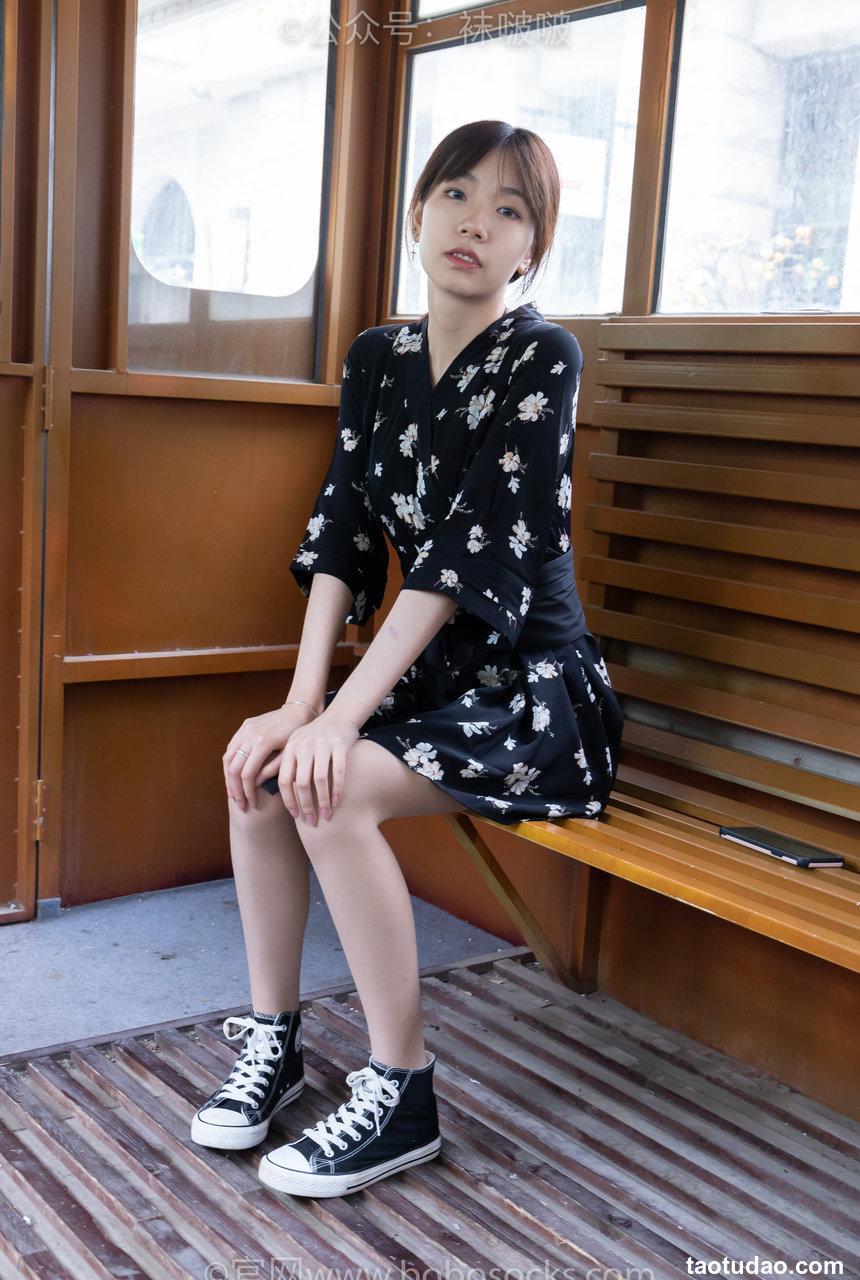 [BoBoSocks袜啵啵]NO.013 小甜豆-匡威帆布鞋、浅灰色短棉袜、肉丝[132P+1V／8.07GB]