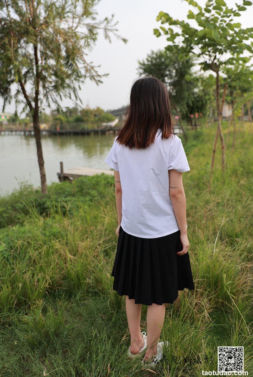 [见新摄影]NO.010-附中 潇潇（20岁 校园少女风 椰子鞋）【套图+视频-1.12G】