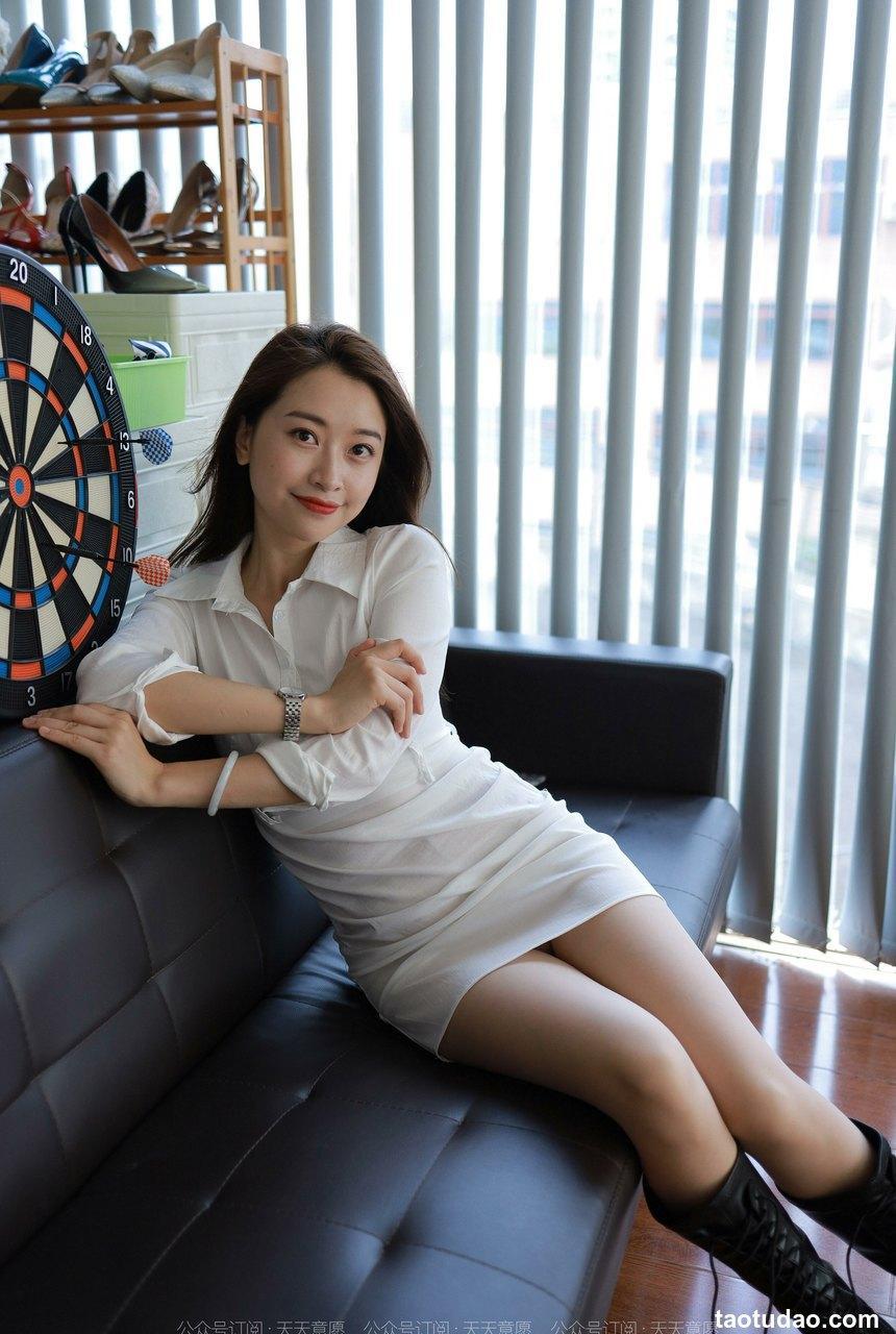 [IESS异思趣向] 2022.06.26 丝享家1129：小婕《白色包臀裙》[93P／138MB]