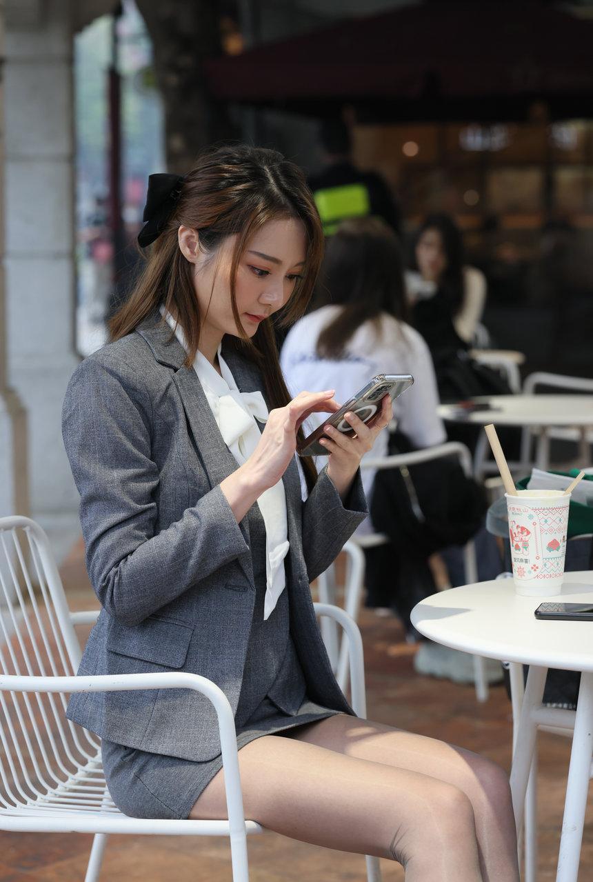 都市丽人 momo街拍作品 OL灰色肉丝 【645P1V-15.6GB】