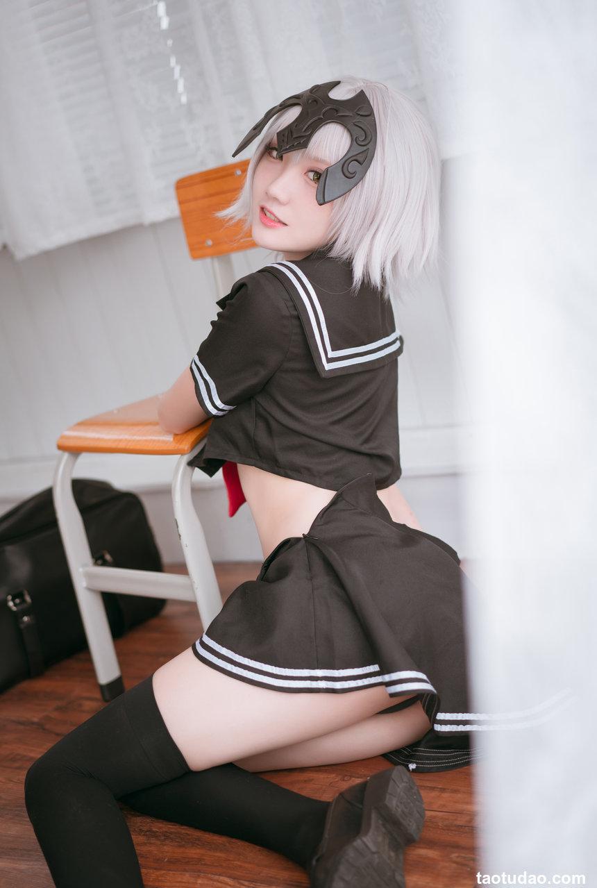 瓜希酱 NO.012 黑贞德 校服 [13P-59MB]
