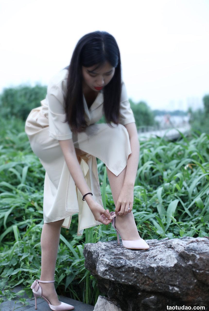 奈丝写真 NO.131 户外躺拍–小橙子 [36P+472M]