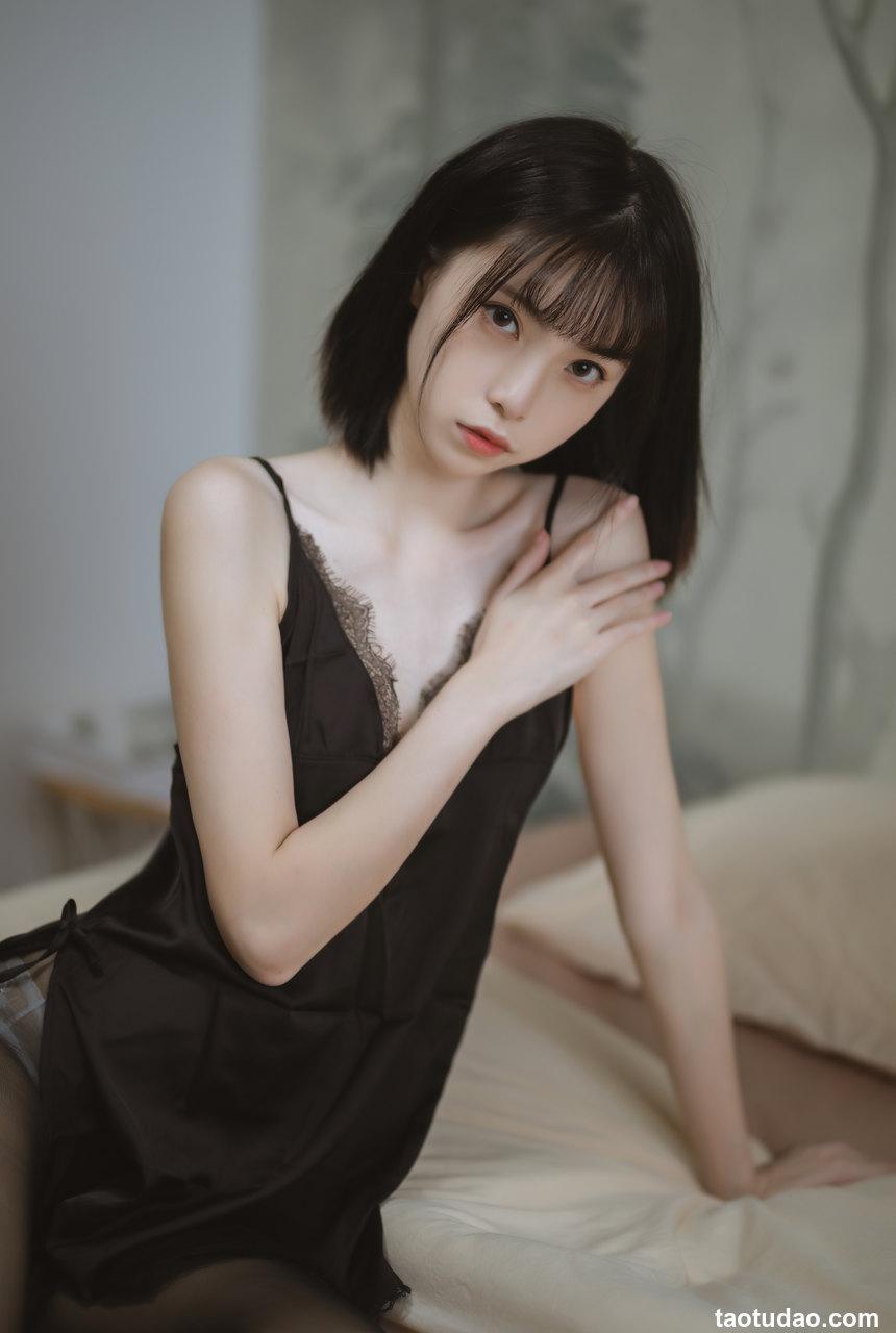 许岚LAN - NO.06 黑色蕾丝睡衣 [40P-585MB]