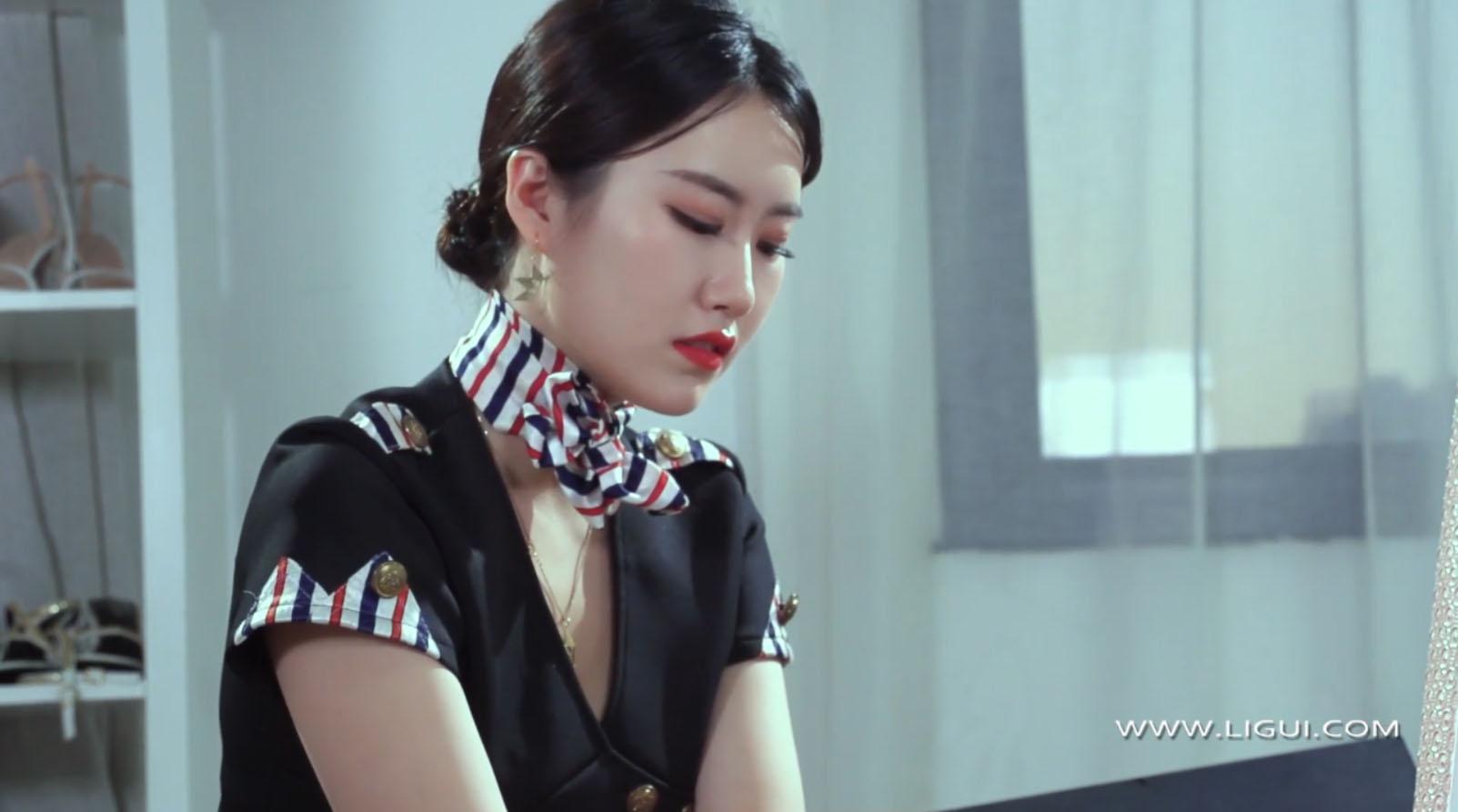 [Ligui丽柜] 2020.11.03 HD视频《莲秘空姐》子晴 [1V-228M]