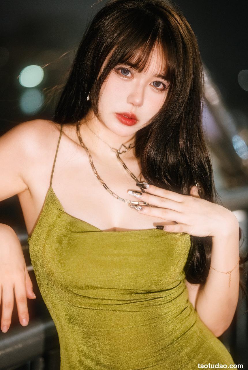 Tina很妖孽呀 - NO.07 绿色连衣裙 [35P-208MB]