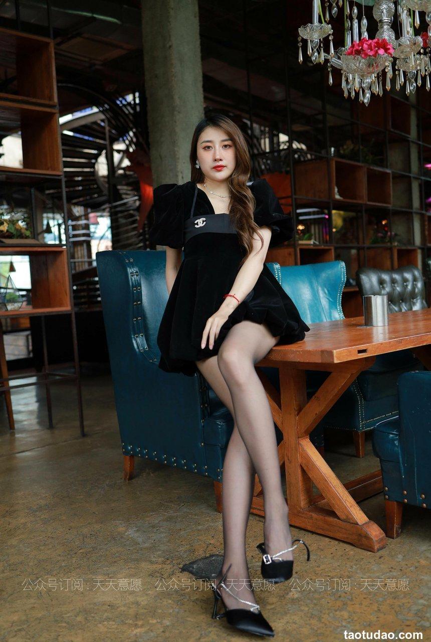 [IESS异思趣向] 2021.07.06 丝享家853：夏夏《长腿黑天鹅》[88P／179MB]