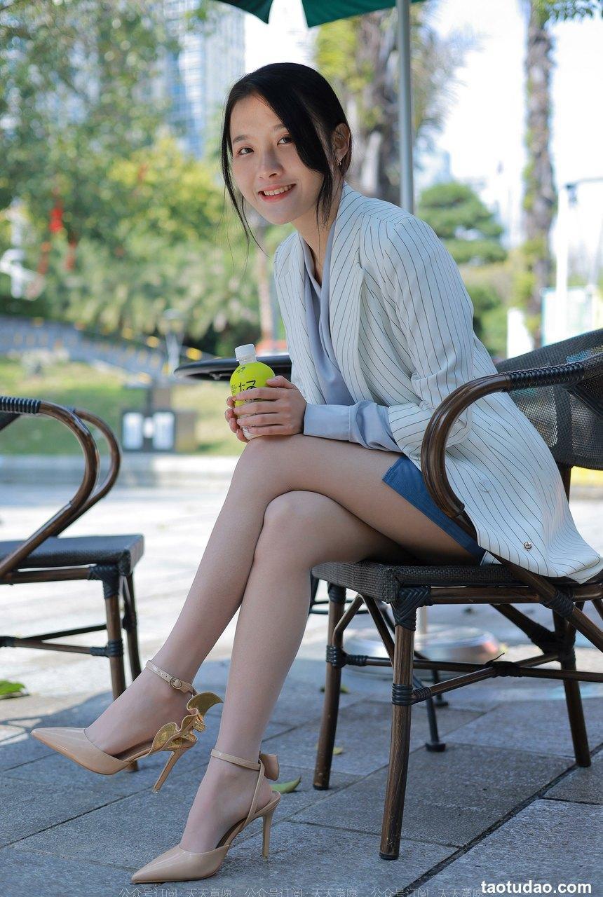 [IESS异思趣向] 2022.04.16 丝享家1061：婉萍《蓝衣女神》[84P／137MB]